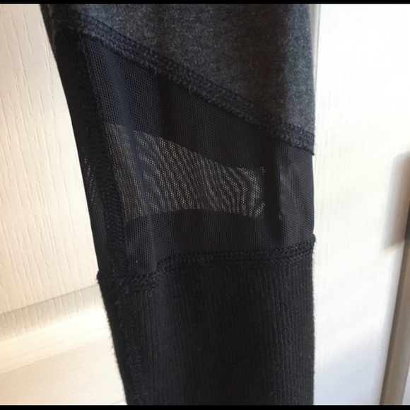 Lululemon leggings 🧘🏼‍♀️🖤 - Picture 4 of 4